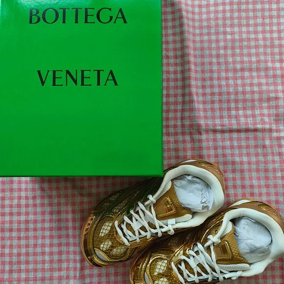 Bottega Veneta Low-Top Gold Sneakers With Woven Metal Panels - Picture 8 of 8